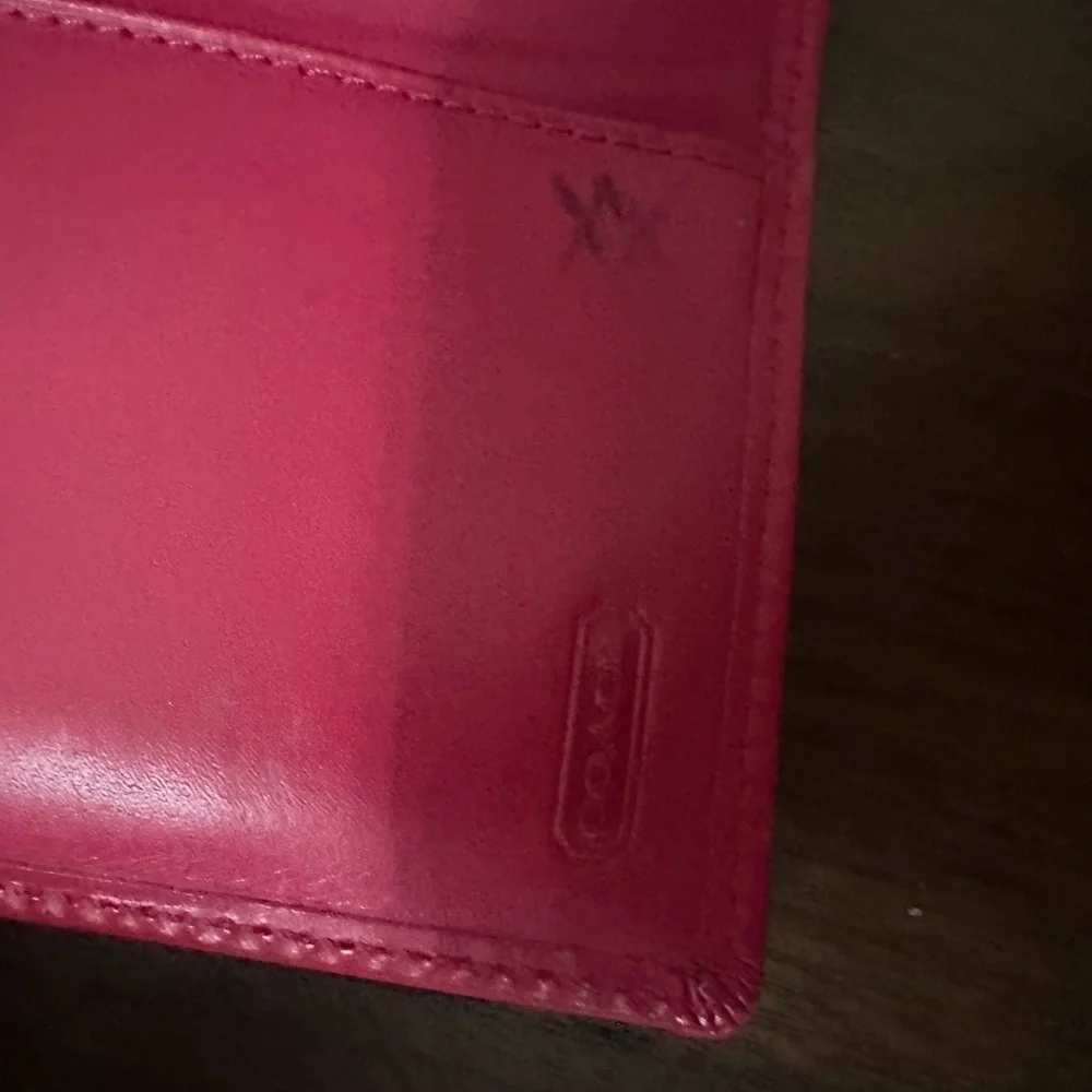 Coach SoHo pink tri fold wallet - Picture 4 of 5
